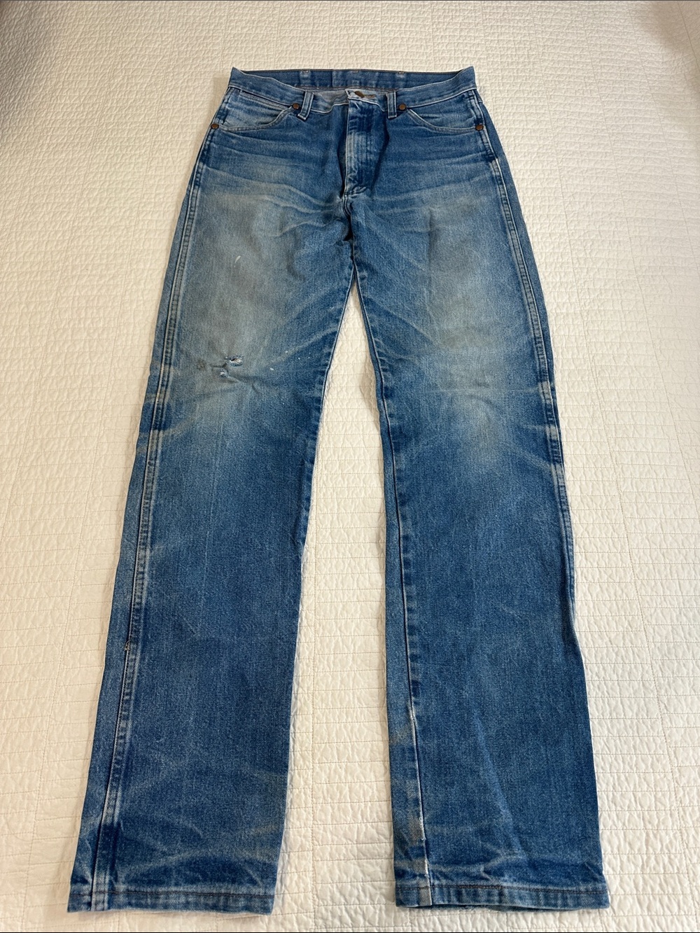 Vintage Wrangler 32 x 36 Cowboy Cut Distressed Well Worn Denim Relaxed Jeans
